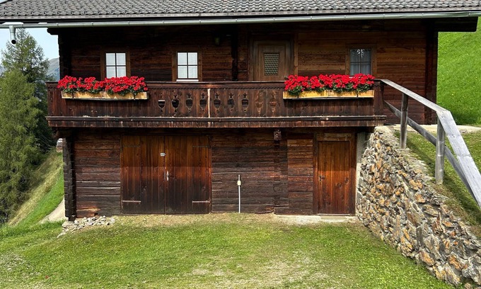 Ausservillgraten Cabin | Almhütte Lanzer Obheimat - vacation home/alpine hut with 2 double rooms