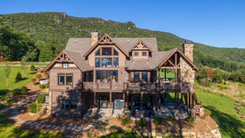 Banner Elk House | Almost Heaven at Eagles Nest