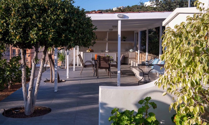 Almyros House | Almyros House II by the sea 3bd with garden & BBQ