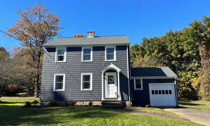 Middlefield House | Alongside ski area. Charming house in Middlefield, 2 hrs from NY or Boston