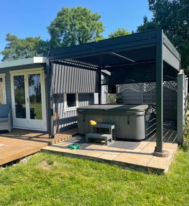 Higher Walton House | Alpaca Fold