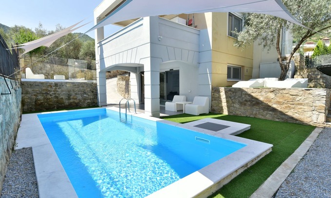 Palaio Tsifliki Apartment | Alpha Delta Pool Suite