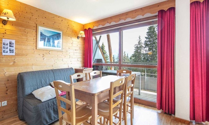 Vaulnaveys-le-Haut Apartment | Alpine Apartment in Chamrousse
