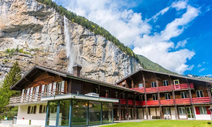 Lauterbrunnen Hostel | Alpine Base Hostel - Adults only