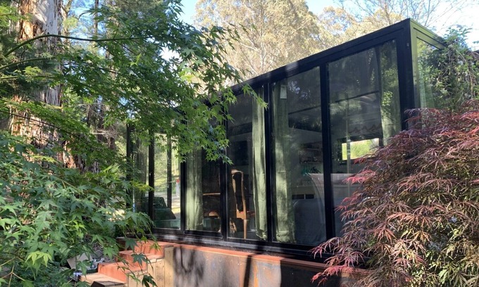Merrijig Cabin | Alpine Creek House: Retreat with sauna & spa, close to Mt Buller - sleeps 10