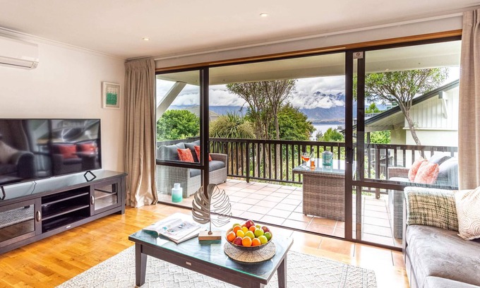 Fernhill Apartment | ALPINE LAKE VIEW SPACIOUS TWO BEDROOM APARTMENT