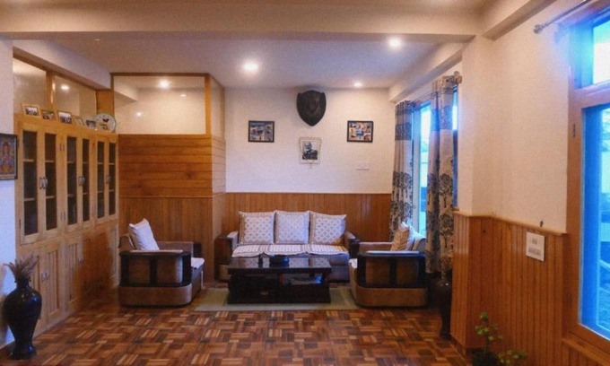 Shangarh House | Alpine Lodge And Stays