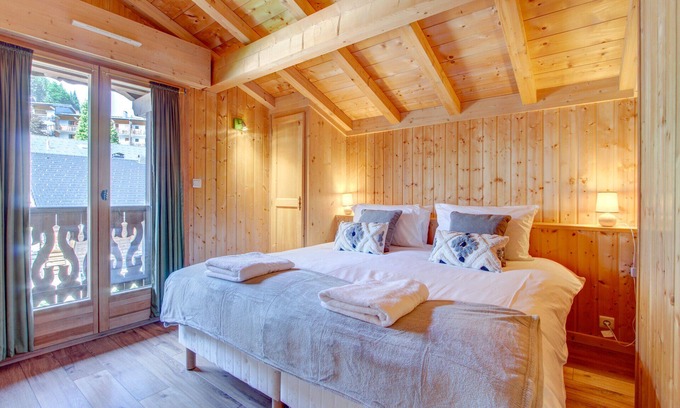 Montriond Ski Chalet | Alptitude Chalet Largo - spacious detached chalet