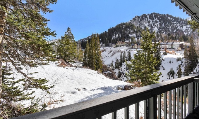 Salt Lake Mountain Resorts Condo | Alta: Hellgate A Powder Roost 10% off thru Nov!