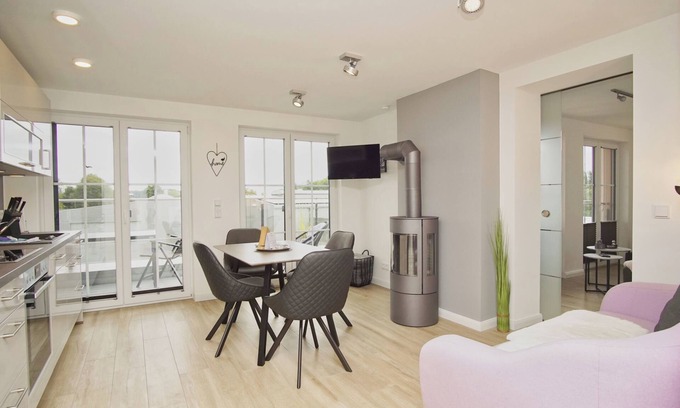 Lauterbach Apartment | Alte Fischfabrik Lauterbach Penthousewohnung Nr. 13 Glücksmomente