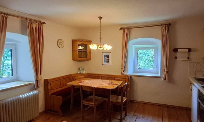Notsch im Gailtal Cabin | Altes Forsthaus - Apartment No. 7 - Wasserleonburg Castle