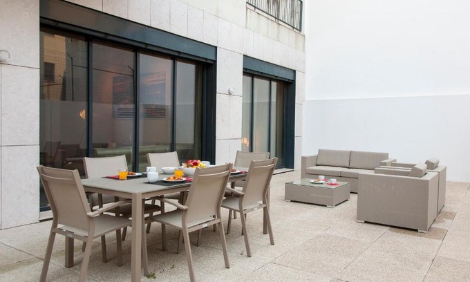 Sao Sebastiao da Pedreira Apartment | ALTIDO Luxurious and Spacious 1-bed Apt with huge terrace by Parque subway