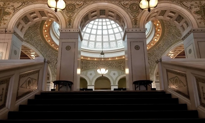 Downtown Chicago Resort | Always a Great Idea To Unwind! Near Chicago Tribune Tower, Pets are Allowed