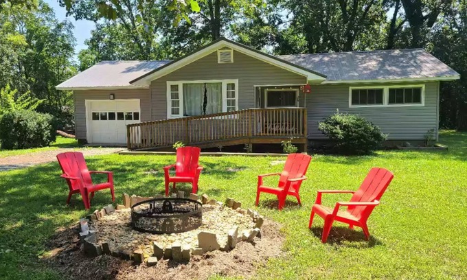 Pikeville House | Always Stay Humble & Kind Farm/Fall Creek Falls