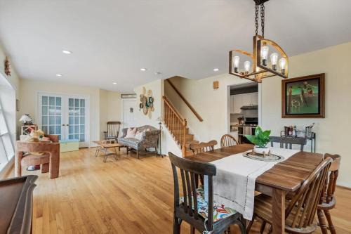 Belle Haven House | ALX Cape Cod 3-BR Near Old Town & Mount Vernon