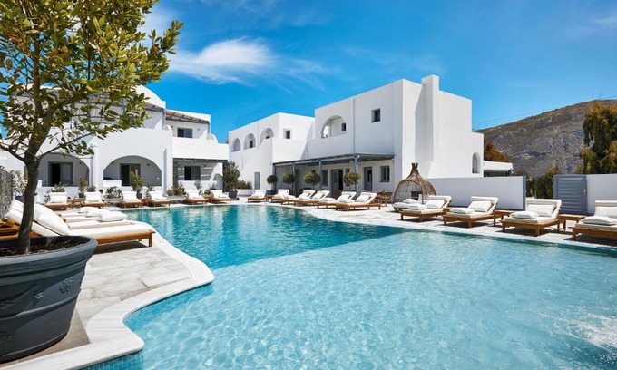 Kamari Hotel | Amara Suites Santorini