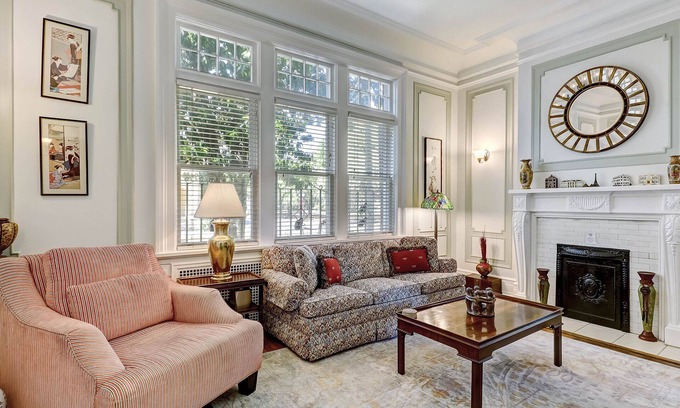 Thomas Square Apartment | Amazing 1 Bed in Starland, Heated Pool Access