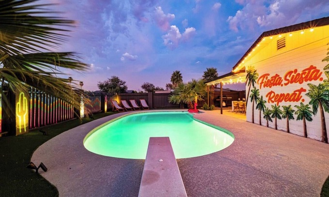 North Mountain House | Amazing 4-bed home with Golf, Pool & Hot-Tub!