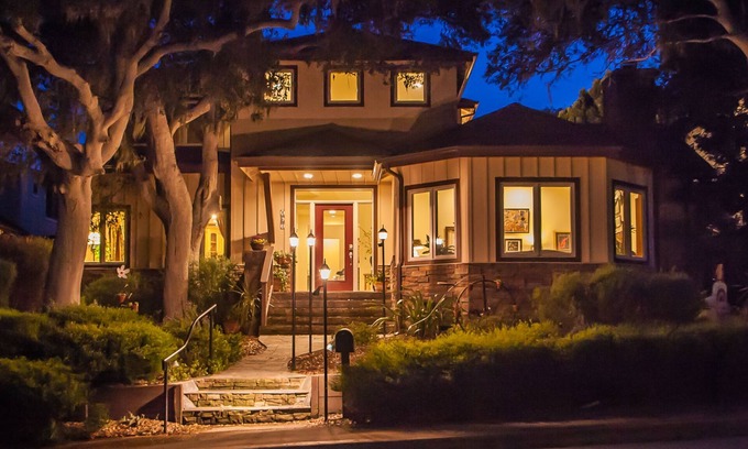 Pacific Grove House | Amazing 5BR/4BA Luxury Craftsman Close to Aquarium, Beach, Golf 30 NIGHT MINIMUM