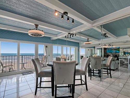 Galveston House | Amazing and Spectacular ocean and beach views in Galveston