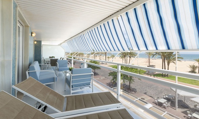Grau i Platja Apartment | Amazing apartment decorated, with wifi, in front of the beach, AG TURQUESA 2A Premium