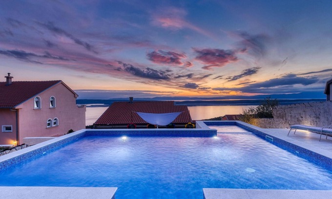 Klanfari Apartment | Amazing apartment in Dramalj with WiFi
