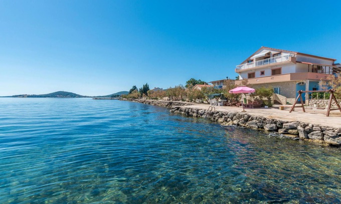Nevidane Apartment | Amazing apartment in Nevidane with WiFi