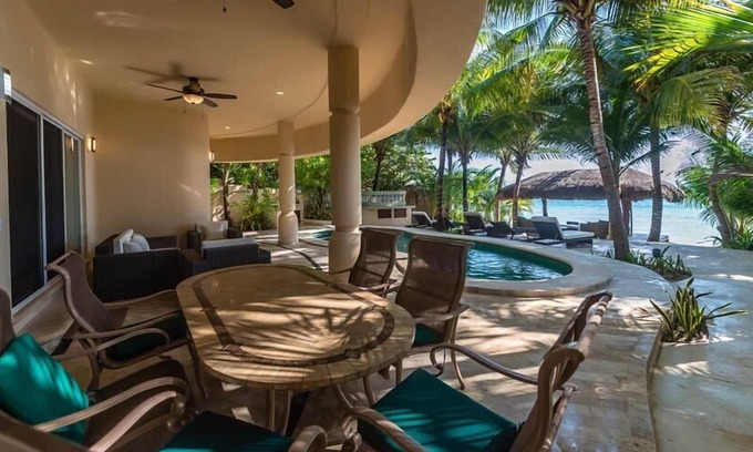 Chunhuhub Villa | Amazing Beachfront Villa
