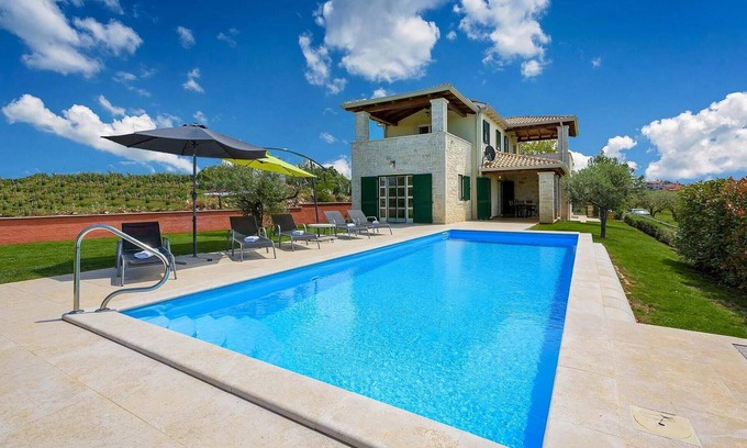 Kastelir House | Amazing home in Kastelir-Labinci
