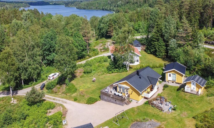 Fargelanda House | Amazing home in Färgelanda with WiFi