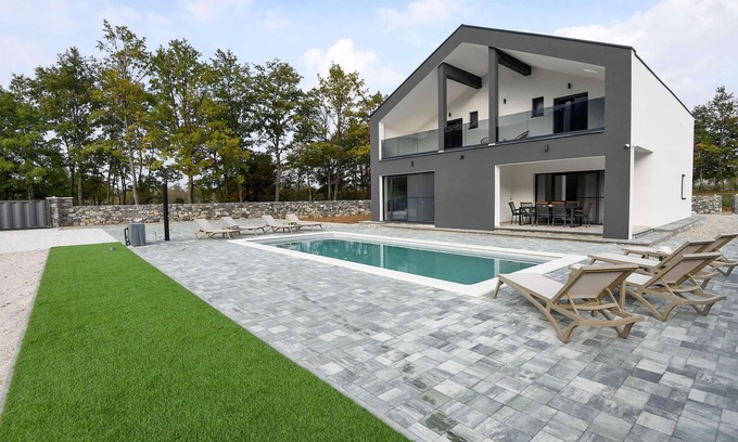 Municipality of Gracac House | Amazing home in Gracac with kitchen