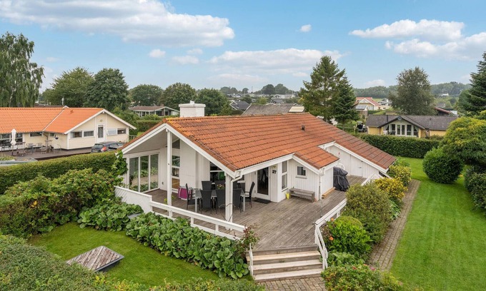 Hejlsminde Strand House | Amazing home in Hejls with kitchen