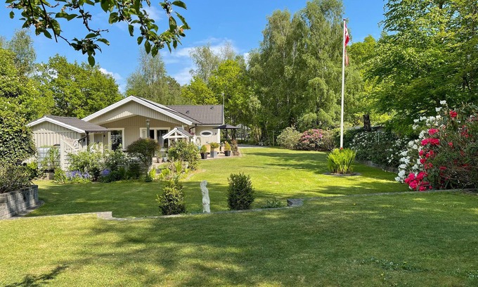 Sundstrup House | Amazing home in Højslev with sauna