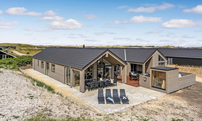 Bjerregard Strand House | Amazing home in Hvide Sande with sauna