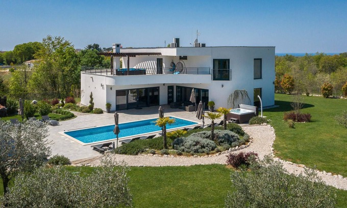 Jursici House | Amazing home in Jursici with sauna
