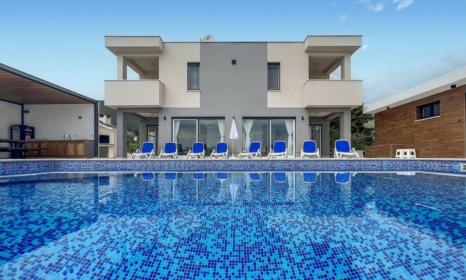 Rudine House | Amazing home in Kastel Novi