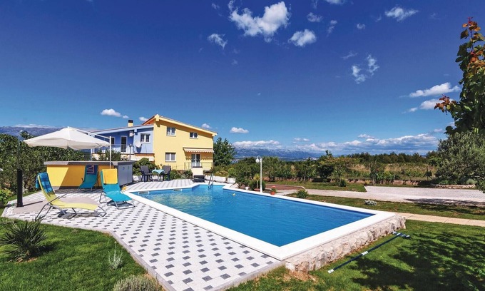 Podgradina House | Amazing home in Podgradina with WiFi