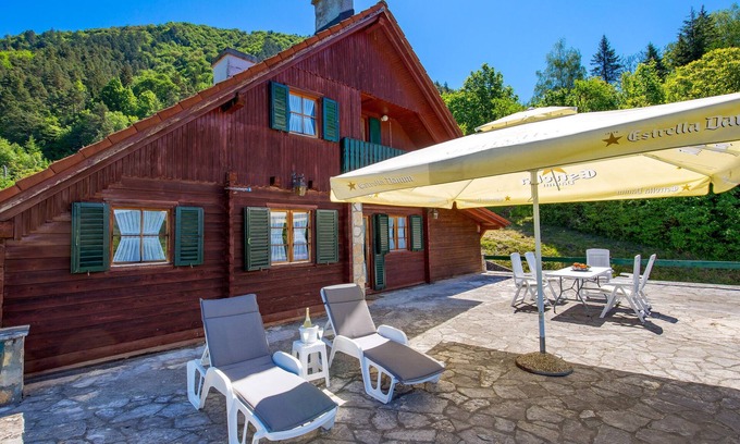 Brod Moravice House | Amazing home in Podstene