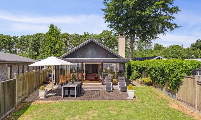Sunds House | Amazing home in Sunds with lake view