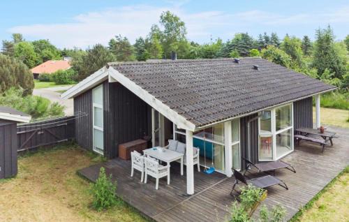 Marielyst House | Amazing Home In Væggerløse With Wifi