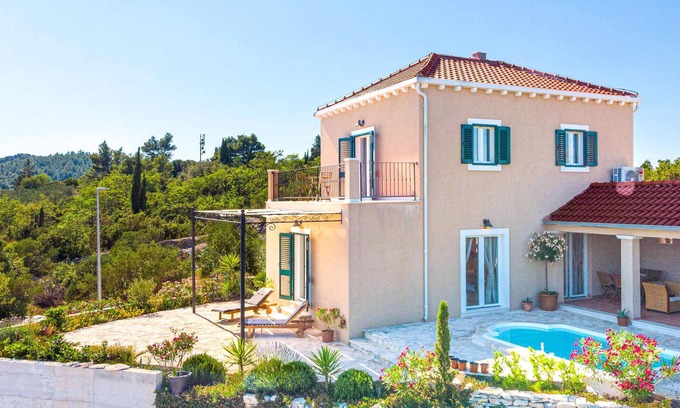 Zrnovo House | Amazing home in Zrnovo