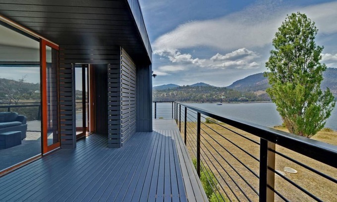 Old Beach House | AMAZING ICONIC 5-✨️ LUXURY WATERFRONT MANSION RETREAT ON THE FAMOUS RIVIERAWALK