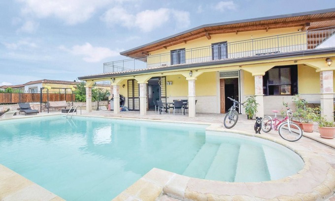 Mondragone House | Amazing home in Torre di PescopaganoCE