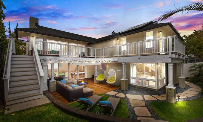 Kailua House | Amazing 🌺 Kailua Beach House 🌺 Pool! Game Room! 1 House from Beach
