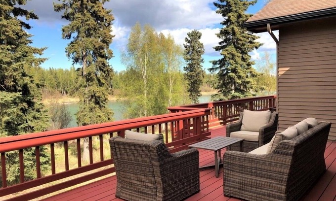 Soldotna House | Amazing Kenai River Front Home With Beautiful Views
