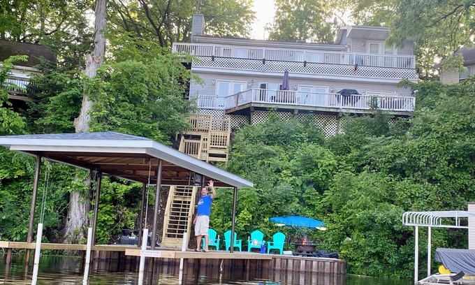 Monticello House | Amazing Lakefront House with all the Amenities!