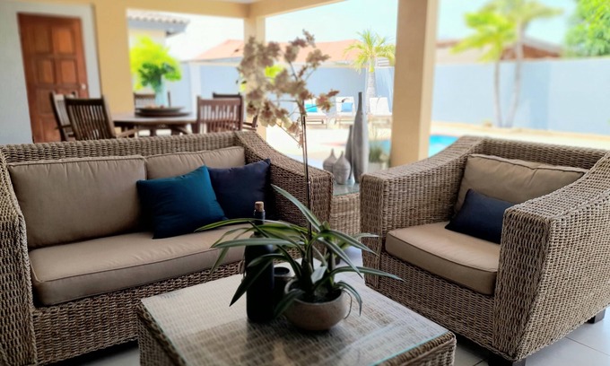 Esmeralda Villa | Amazing Modern and very Clean Vacation Villa -EMERALD AREA -3 minutes from beach