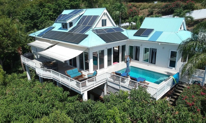 Hart Bay Villa | Amazing Ocean Views and close to town