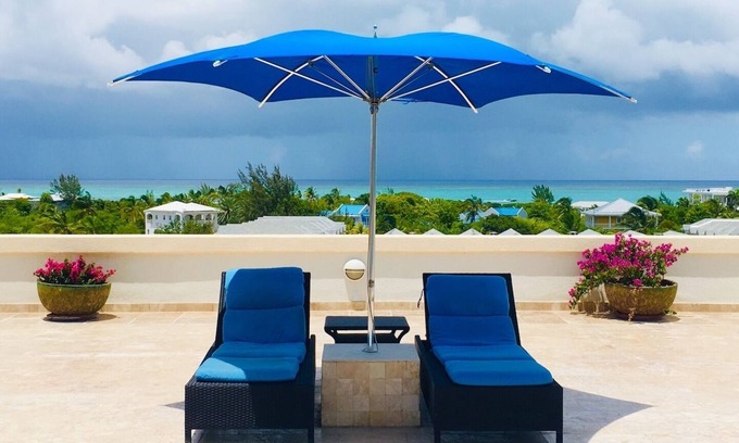 The Bight Condo | Amazing Ocean Views - Contemporary Condo - Pool - SPA- 10 min walk to Beach.