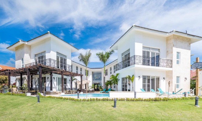 Bavaro Villa | Amazing Private Villa with Chef and Maids